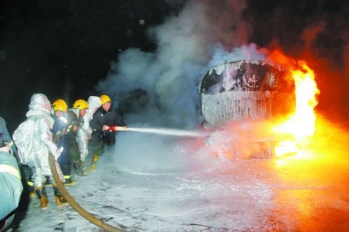 油罐車防波板泄漏事故的處置